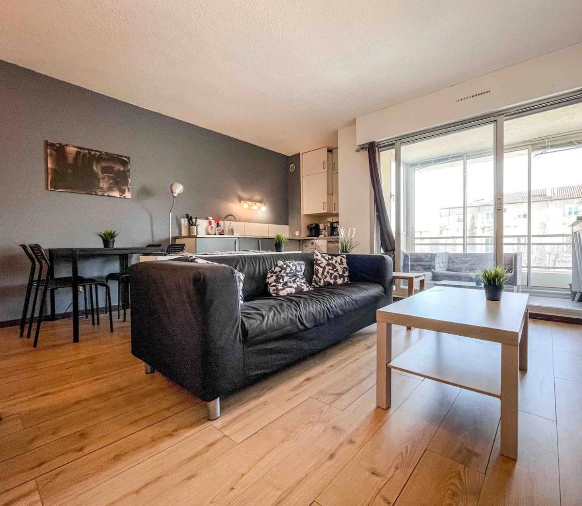 Petit Bijou, A 2 Pas De La Gare Et Du Centre Appartement